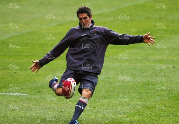 22.11.07 - Wales Rugby Training - James Hook in action during training 
