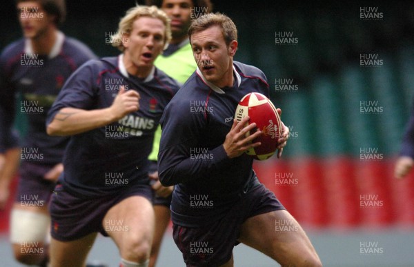 22.11.07 - Wales Rugby Training - Morgan Stoddart in action during training 