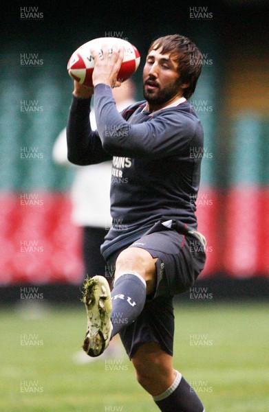 22.11.07 Wales rugby training... Gavin Henson during training at the Millennium Stadium in Cardiff. 