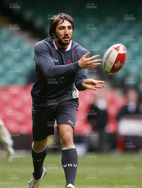 22.11.07 Wales rugby training... Gavin Henson during training at the Millennium Stadium in Cardiff. 