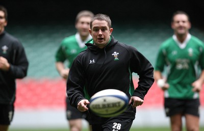 25.02.09 - Wales Rugby Training -  Shane Williams in action during training 