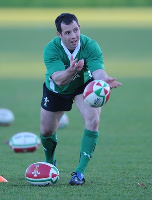 25.11.08 - Wales Rugby Training - Gareth Cooper in action during training 