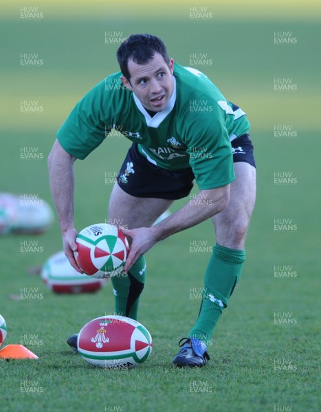25.11.08 - Wales Rugby Training - Gareth Cooper in action during training 