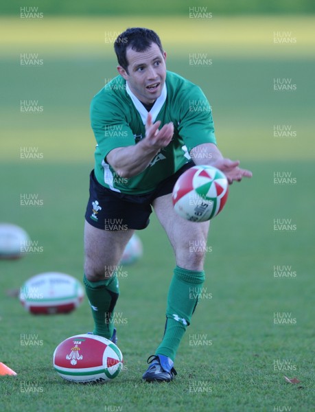 25.11.08 - Wales Rugby Training - Gareth Cooper in action during training 
