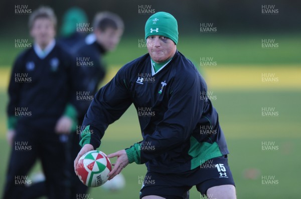 25.11.08 - Wales Rugby Training - Martyn Williams in action during training 