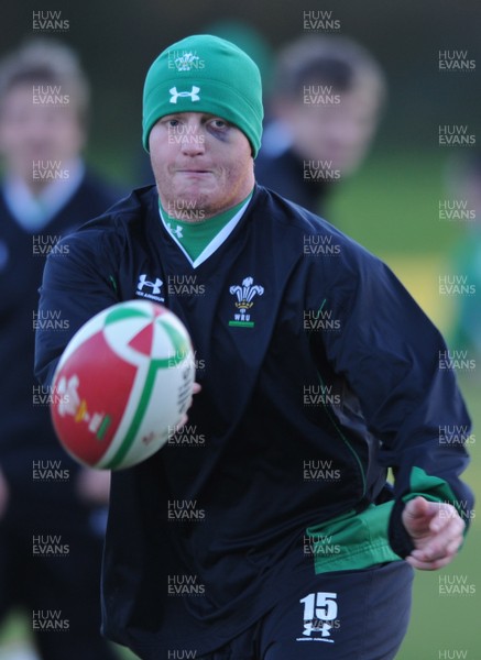 25.11.08 - Wales Rugby Training - Martyn Williams in action during training 