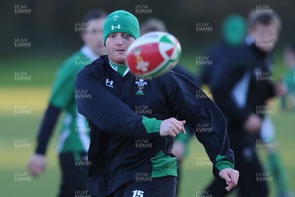 25.11.08 - Wales Rugby Training - Martyn Williams in action during training 