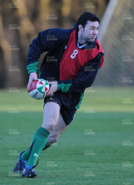 25.11.08 - Wales Rugby Training - Stephen Jones in action during training 