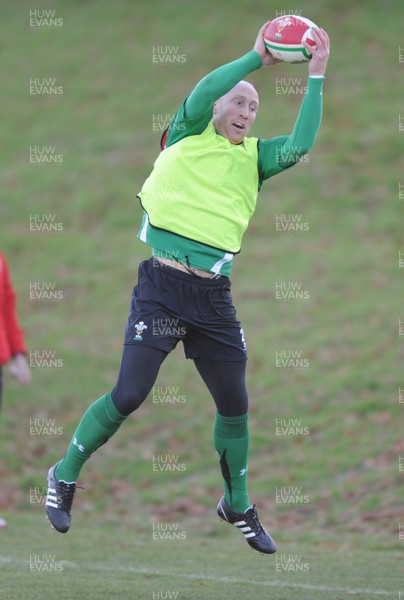 25.11.08 - Wales Rugby Training - Tom Shanklin in action during training 
