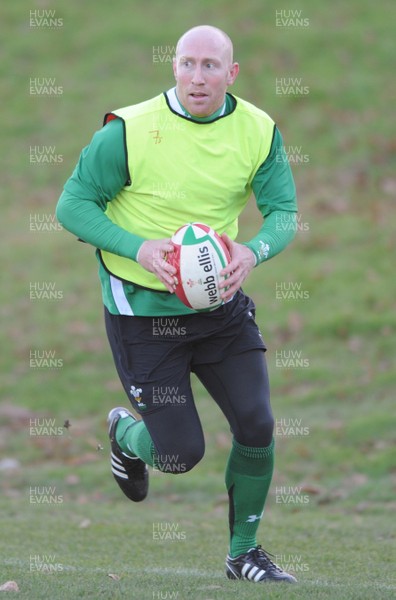 25.11.08 - Wales Rugby Training - Tom Shanklin in action during training 