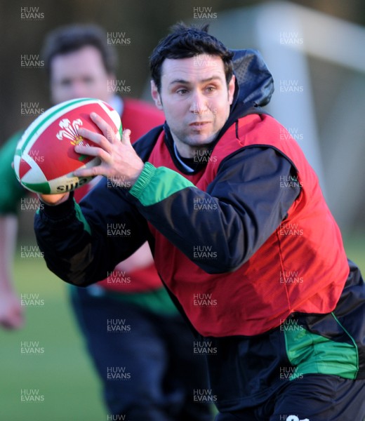25.11.08 - Wales Rugby Training - Stephen Jones in action during training 