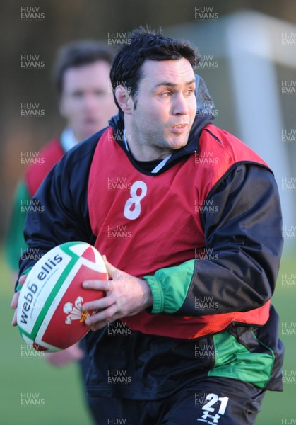 25.11.08 - Wales Rugby Training - Stephen Jones in action during training 