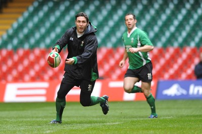 28.11.08 - Wales Rugby Training - Stephen Jones is supported by Gareth Cooper during training 