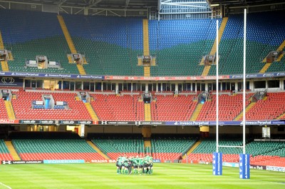 28.11.08 - Wales Rugby Training - A Wales team huddle during training 