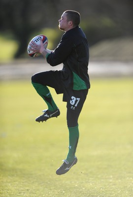 29.01.10 - Wales Rugby Training - Richie Rees takes high ball during training. 