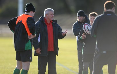 29.01.10 - Wales Rugby Training - Head coach Warren Gatland makes a point during training. 