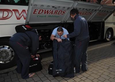 31.01.07 - Wales Rugby - Ryan Jones(R) and Gavin Henson prepare to leave the Vale Hotel for London ahead of their match against England on Saturday 