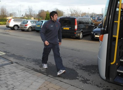 31.01.07 - Wales Rugby - Gavin Hesnon prepares to leave the Vale Hotel for London ahead of their match against England on Saturday 