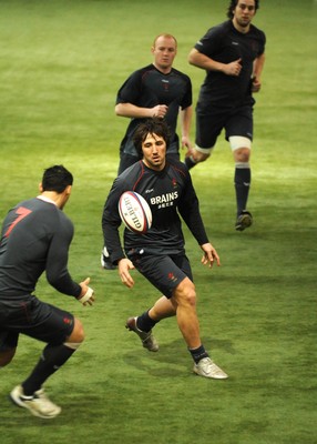 31.01.08 - Wales Rugby Training - Gavin Henson in action during training 