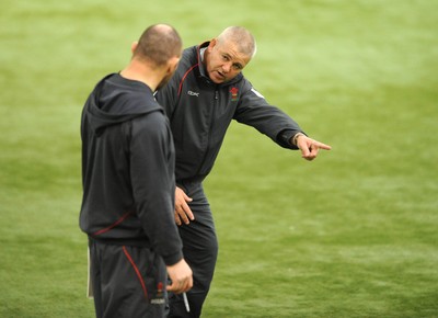 31.01.08 - Wales Rugby Training - Wales Coach, Warren Gatland during training talks to Forwards Coach, Robin McBryde 