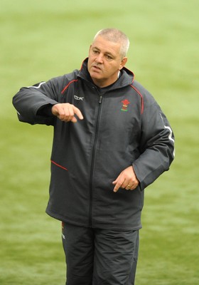 31.01.08 - Wales Rugby Training - Wales Coach, Warren Gatland during training talks to Forwards Coach, Robin McBryde 