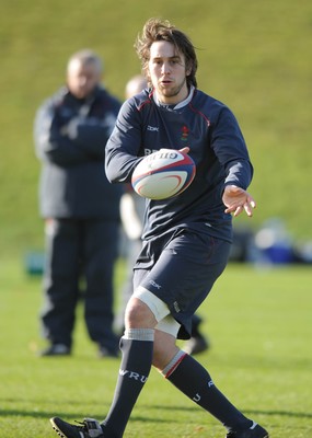 31.01.07 - Wales Rugby Training - Ryan Jones in action during training 