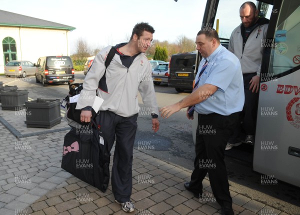 31.01.07 - Wales Rugby - Ian Gough prepares to leave the Vale Hotel for London ahead of their match against England on Saturday 