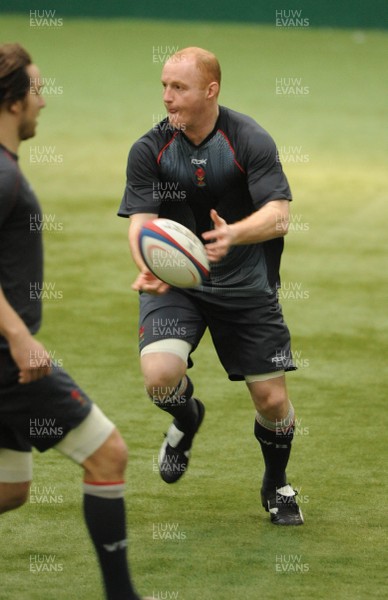 31.01.08 - Wales Rugby Training - Martyn Williams in action during training 