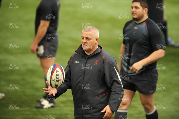 31.01.08 - Wales Rugby Training - Wales Coach, Warren Gatland during training 