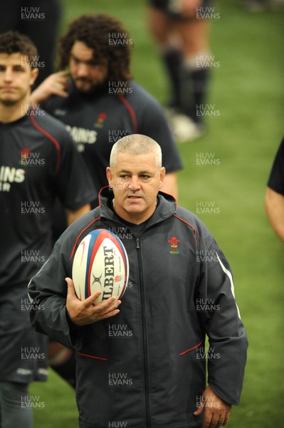 31.01.08 - Wales Rugby Training - Wales Coach, Warren Gatland during training 