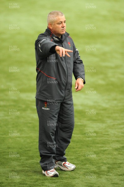 31.01.08 - Wales Rugby Training - Wales Coach, Warren Gatland during training 