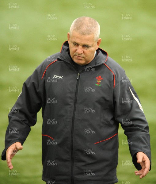 31.01.08 - Wales Rugby Training - Wales Coach, Warren Gatland during training 