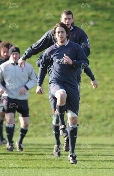31.01.07 - Wales Rugby Training - Ryan Jones in action during training 