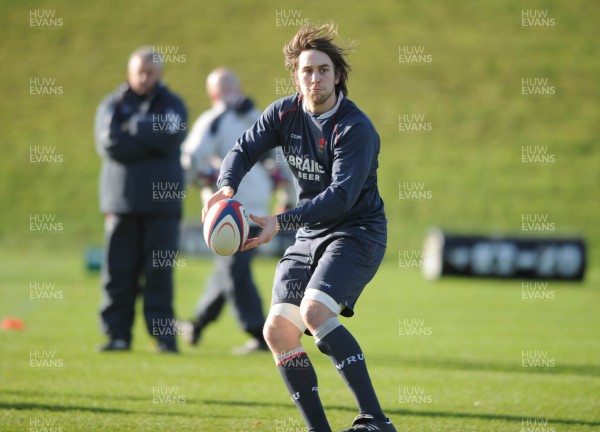 31.01.07 - Wales Rugby Training - Ryan Jones in action during training 