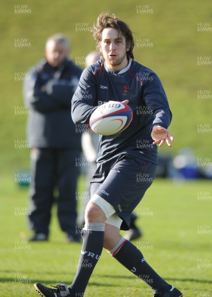 31.01.07 - Wales Rugby Training - Ryan Jones in action during training 
