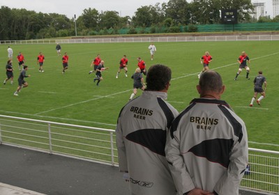 23.07.07 Wales World Cup Squad Training, St. Nazaire, France Coach Gareth Jenkins(L) & forwards coach Robin McBryde look on during Wales' training camp at St. Nazaire RFC  Darren Griffiths/