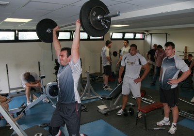 24.07.07 Wales World Cup Squad Training, St. Nazaire, France Robert Sidoli feels the strain as The Welsh team spend a session in the gym at their training camp in St. Nazaire, France. Darren Griffiths/