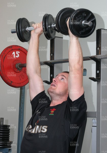 24.07.07 Wales World Cup Squad Training, St. Nazaire, France Shane Williams during a gym session at their training camp in St. Nazaire, France. Darren Griffiths/