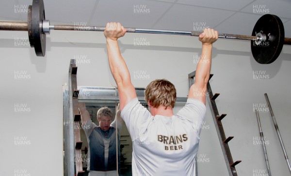 24.07.07 Wales World Cup Squad Training, St. Nazaire, France Dwayne Peel during a gym session at their training camp in St. Nazaire, France. Darren Griffiths/