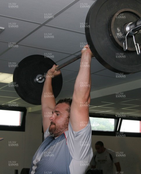 24.07.07 Wales World Cup Squad Training, St. Nazaire, France Chris Horsman powers through his reps as The Welsh team spend a session in the gym at their training camp in St. Nazaire, France. Darren Griffiths/