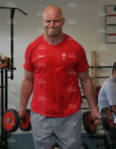 24.07.07 Wales World Cup Squad Training, St. Nazaire, France Will James feels the burn as The Welsh team spend a session in the gym at their training camp in St. Nazaire, France. Darren Griffiths/