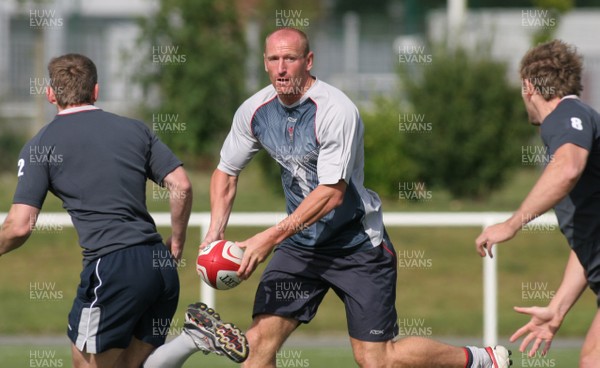 25.07.07 Wales World Cup Squad Training, St. Nazaire, France Gareth Thomas runs patterns during the morning session at  Wales' training camp in St. Nazaire, France. 