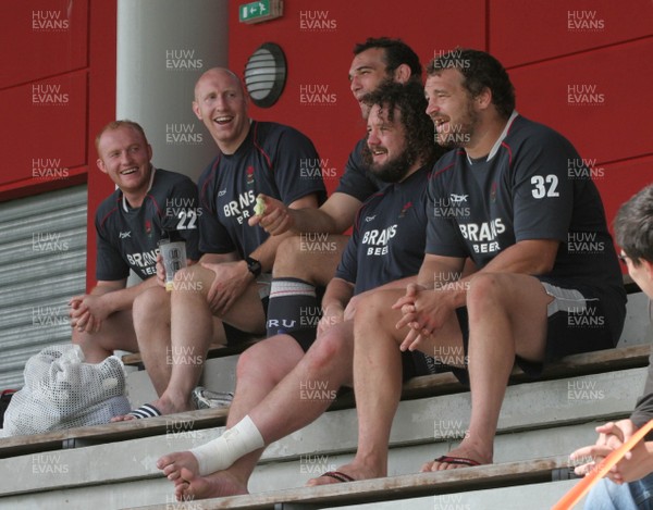 25.07.07 Wales World Cup Squad Training, St. Nazaire, France (L-R) Martyn Williams, Tom Shanklyn, Robert Sidoli, Adam Jones & Chris Horsman share a joke as they unwind following full contact training at  Wales' training camp in St. Nazaire, France. 