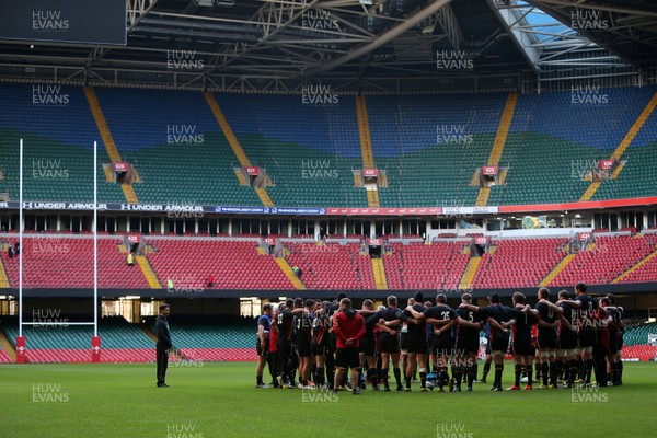 030216 - Wales Rugby Training - Team huddle in the Principality Stadium