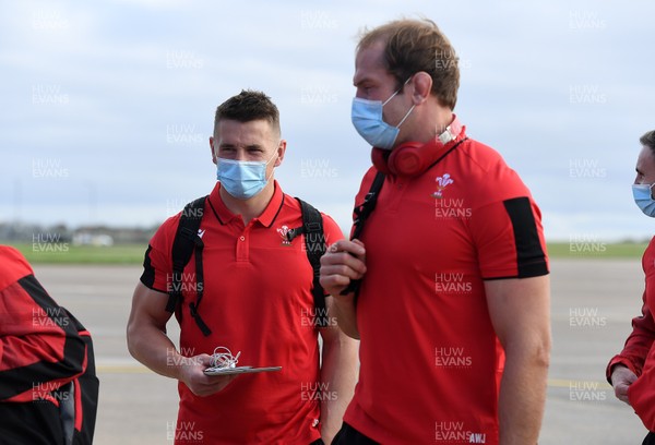 221020 - Wales Rugby travel from Cardiff Airport to Paris for their game against France - Jonathan Davies and Alun Wyn Jones board the plane