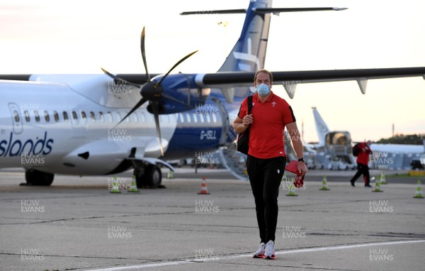 221020 - Wales Rugby Squad Travel to Paris - Alun Wyn Jones gets off the plane after arriving in Paris