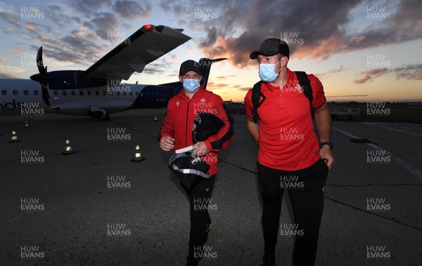 221020 - Wales Rugby Squad Travel to Paris - Nick Tompkins and Justin Tipuric gets off the plane after arriving in Paris
