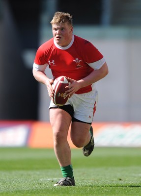 12.04.09 - Wales Under 16s v England Under 16s - 4 Nations Under 16/17 Tournament 2009 - Wales' Darran Harris. 