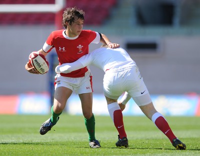12.04.09 - Wales Under 16s v England Under 16s - 4 Nations Under 16/17 Tournament 2009 - Wales' Luke Treharne. 
