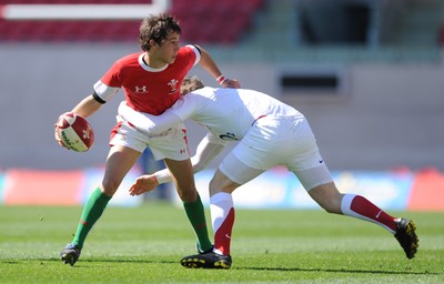 12.04.09 - Wales Under 16s v England Under 16s - 4 Nations Under 16/17 Tournament 2009 - Wales' Luke Treharne. 